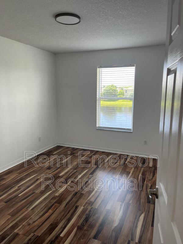 Building Photo - 13500 Applerose Ln