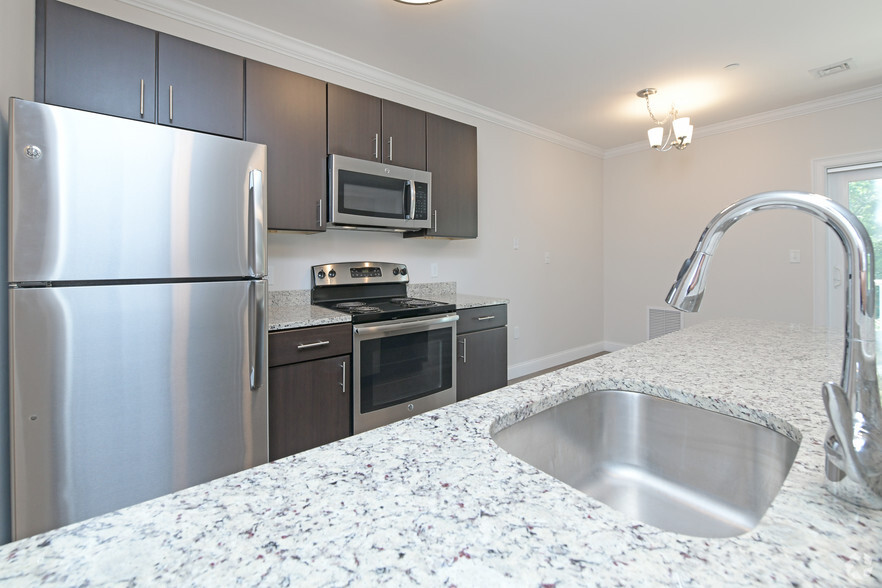 2 BR, 2 BA - Washington Place Apartments