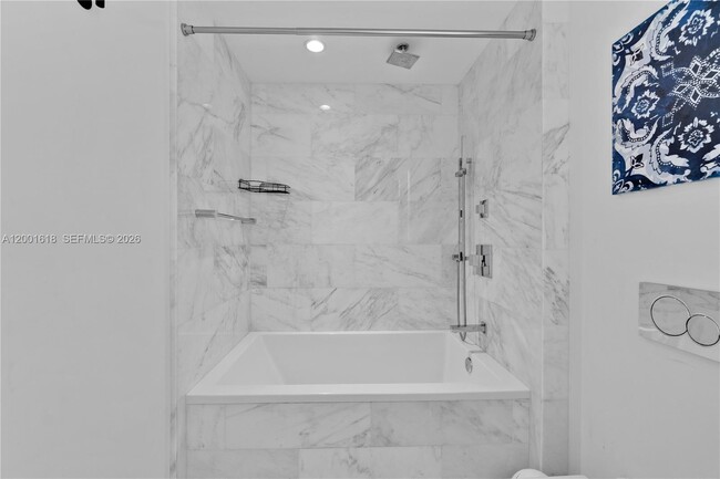 Building Photo - 1451 Brickell Ave