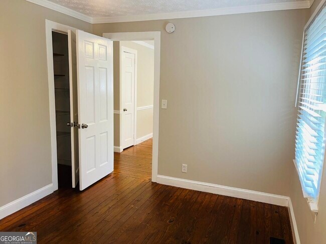 Building Photo - 4665 Orchid Dr