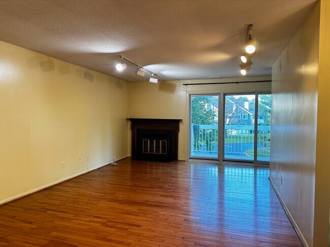 Building Photo - 2 Wynwood Dr