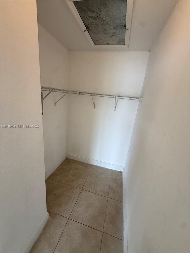 Building Photo - 21100 SW 87th Ave