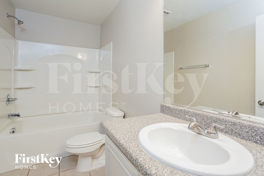 Building Photo - 6462 Lovett Canyon St