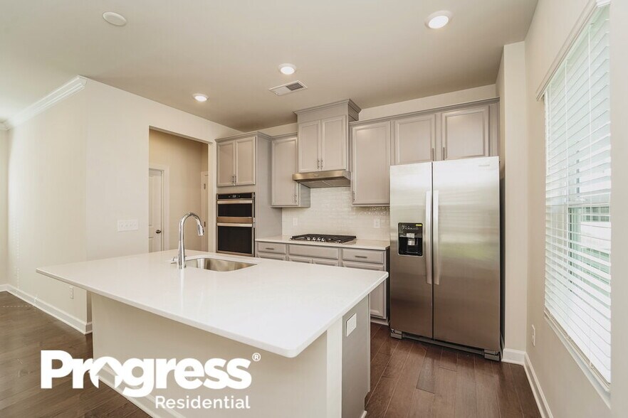 Building Photo - 14220 Laughing Gull Dr