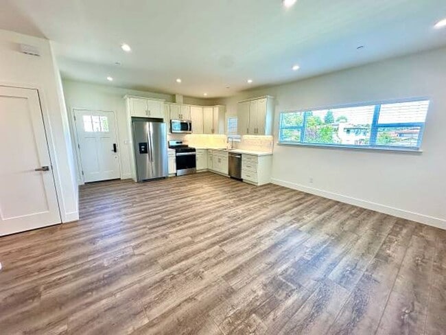 Building Photo - 19241 Carlton Ave