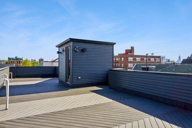 Building Photo - 169 Bowers St