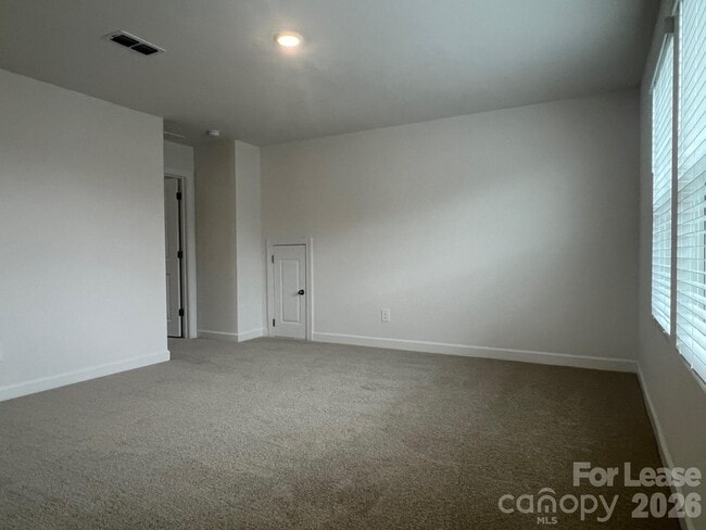 Building Photo - 1281 30th St Ln NE