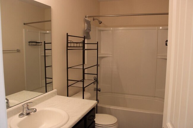 Building Photo - 234 Beckingham Dr