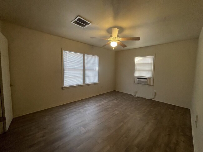 Building Photo - Charming 2-Bedroom Retreat in the Heart of Lubbock