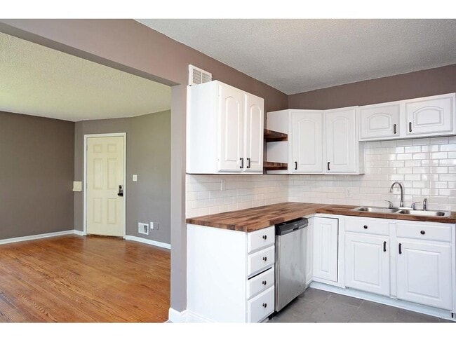 Building Photo - 6115 Nicollet Ave