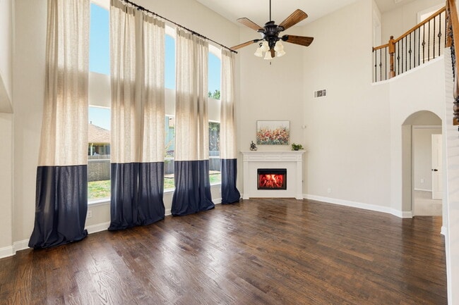 Building Photo - **This home checks all the boxes!**