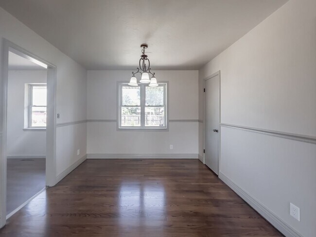 Building Photo - This Perfect Home Awaits!