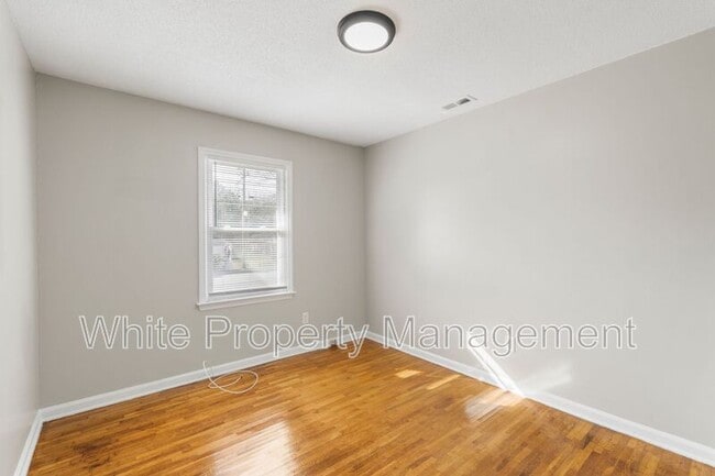 Building Photo - 911 Belinda St