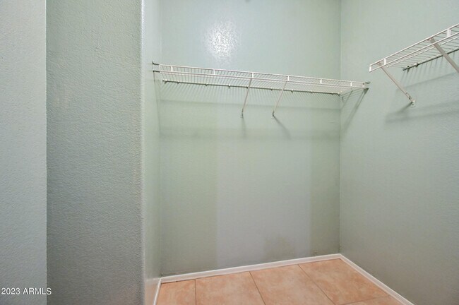 Building Photo - 7409 W Solano Dr N