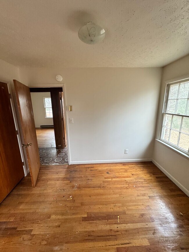 Building Photo - 2 bedroom / 1 office / 1 bathroom in Shelby, NC