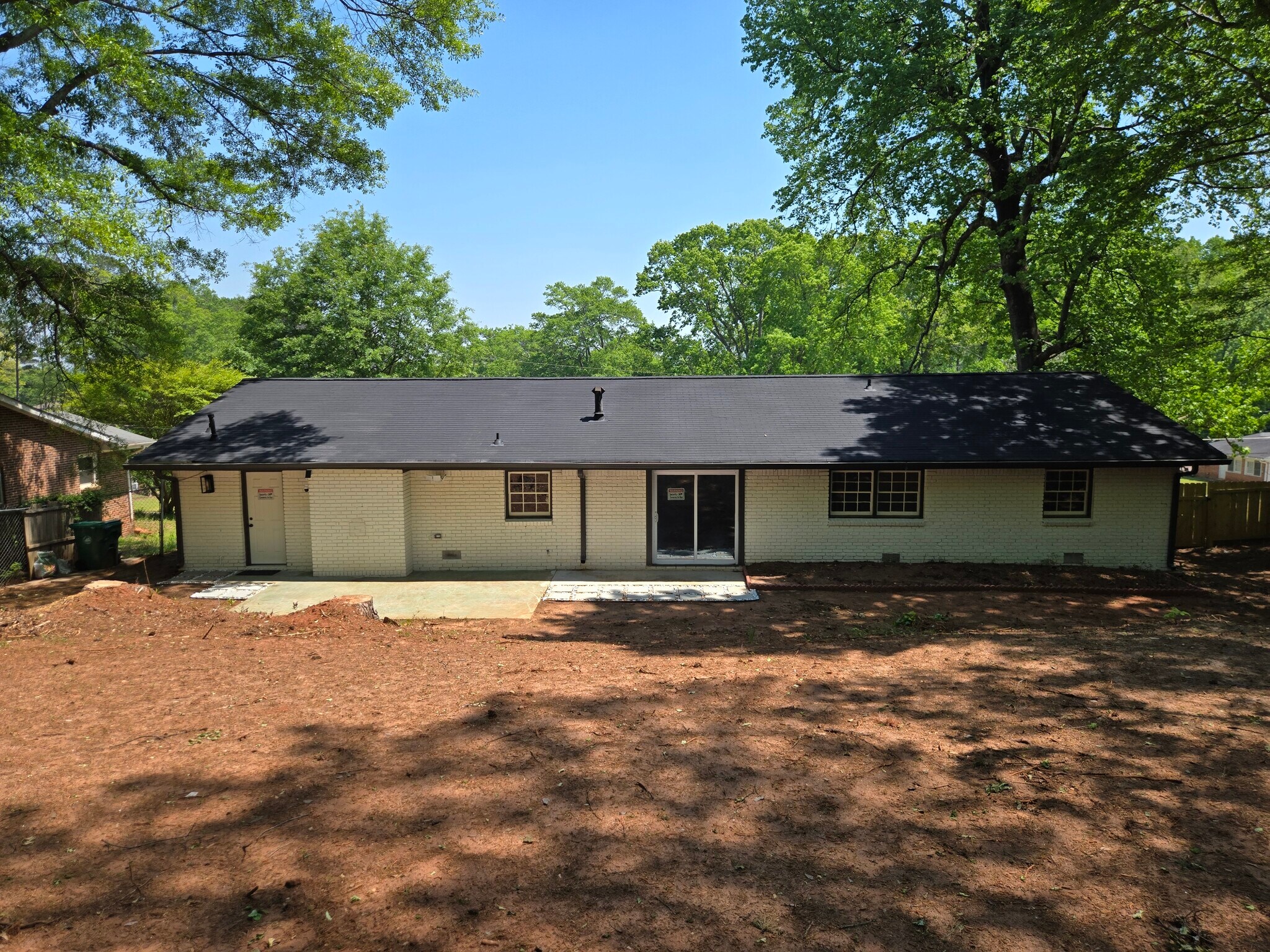 Building Photo - 2401 Winshire Dr