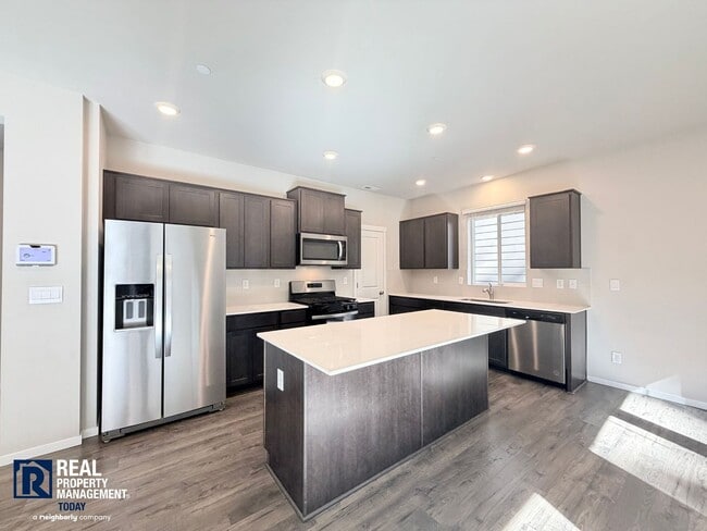 Building Photo - Stunning 4-Bedroom Home with Mount Rainier Views in Rainier Ridge!