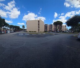 Building Photo - 13707 Kendale Lakes Cir