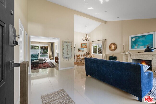Building Photo - 3194 Rossini Pl