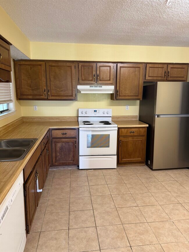 Building Photo - 4361 Bennett Wood Dr