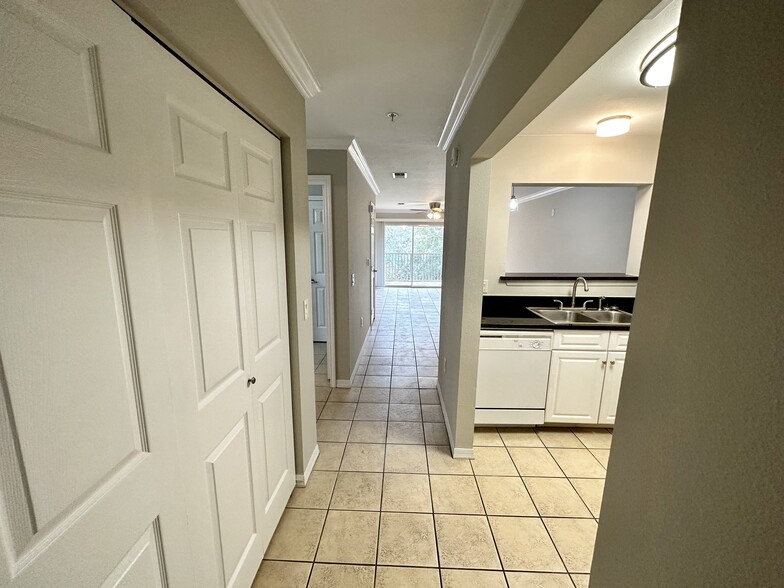 Building Photo - 4274 Calinda Ln