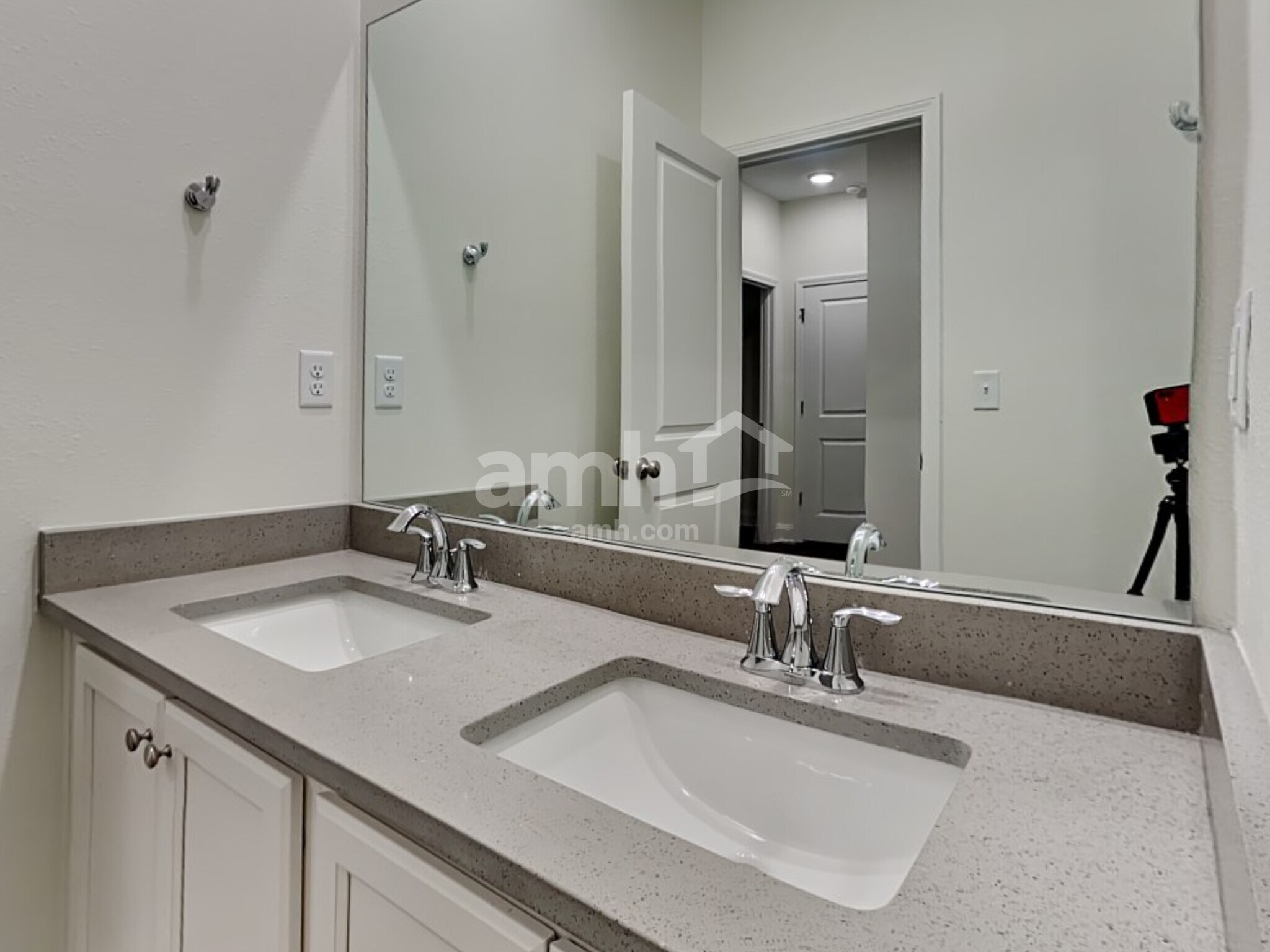 Building Photo - 579 Onate Cir