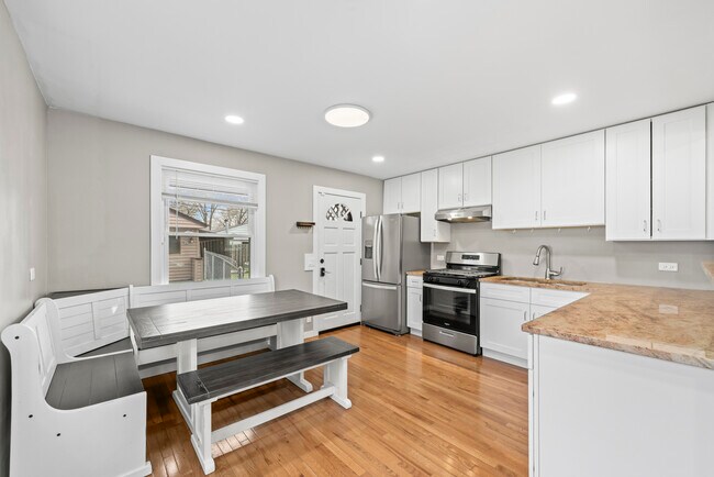 Building Photo - 25 McCabe Dr