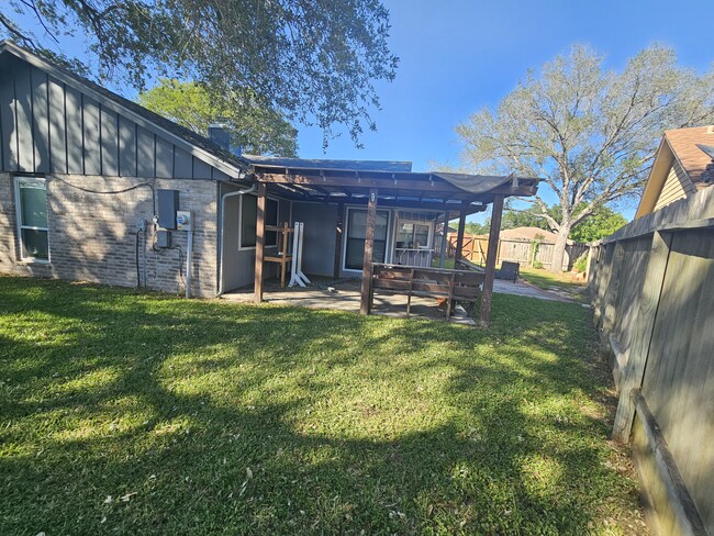 Building Photo - 3125 Dunbarton Oak St