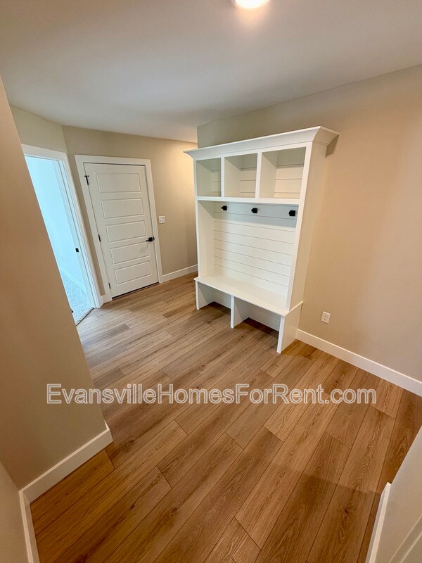Building Photo - 4432 Violet Dr