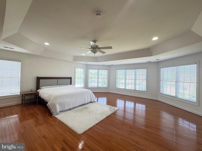 Building Photo - 5117 Sante Fe Ct