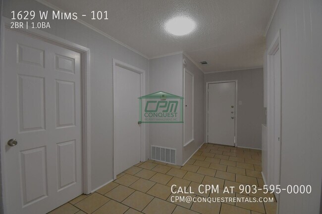 Building Photo - 1629 W Mims St