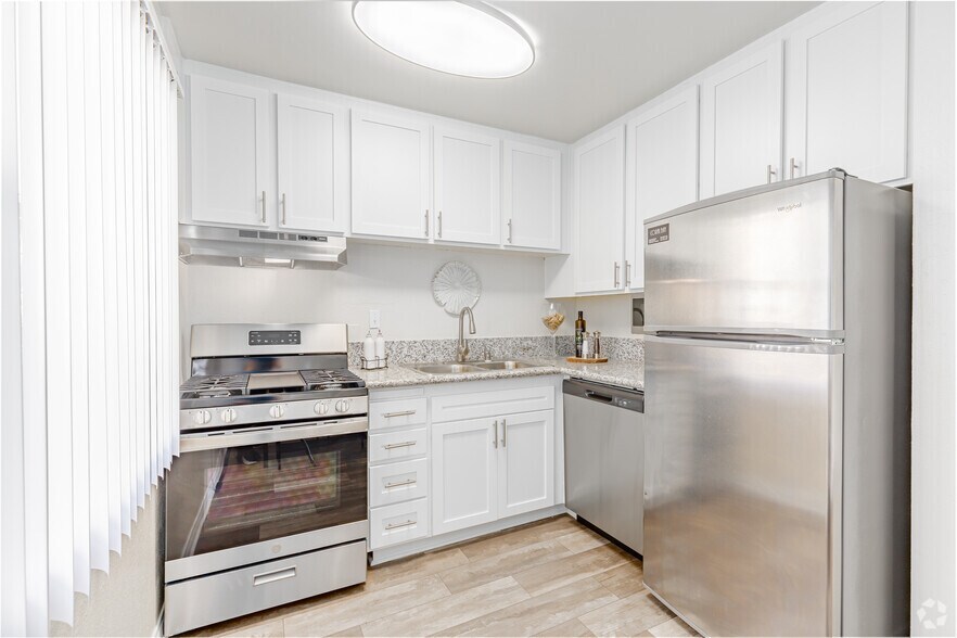 Coral Bay 3309 Cowley Way San Diego CA 92117 Apartment Finder