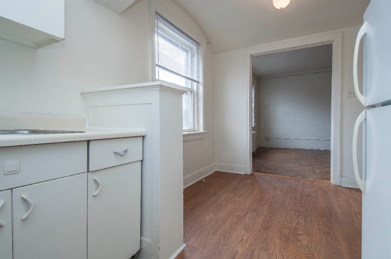 Building Photo - 5646 Hobart St