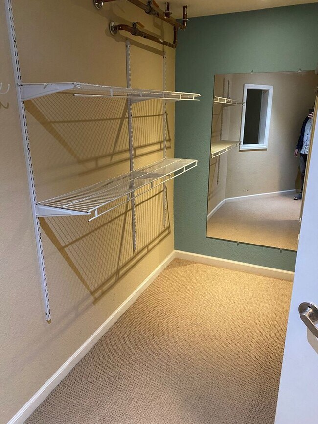 Building Photo - Dual Master 2 Bed 2.5 Bath - Walk-up townhouse at Atria!