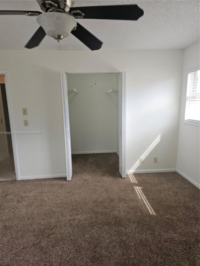 Building Photo - 9079 SE Hobe Ridge Ave