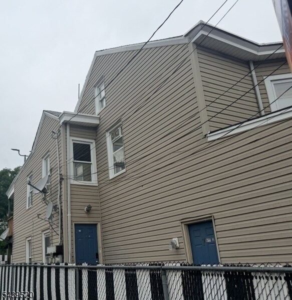 Building Photo - 7 Belmont Ave