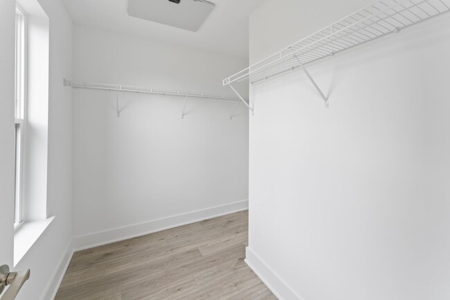Building Photo - 6424 Levi Ln