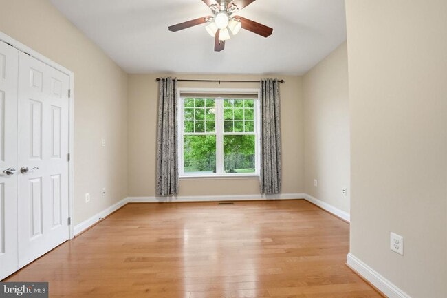 Building Photo - 42240 Hiddenwood Ln