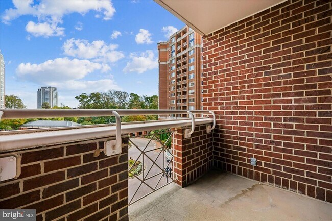 Building Photo - 5809 Nicholson Ln