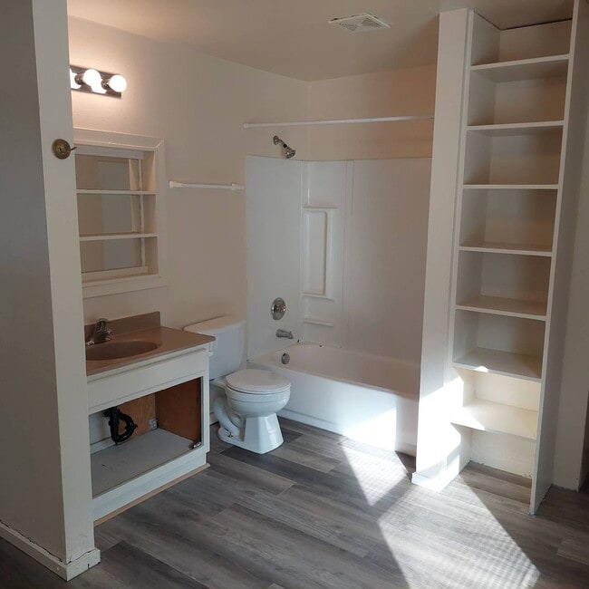 Building Photo - Studio Near the Deschutes River and Old Mi...