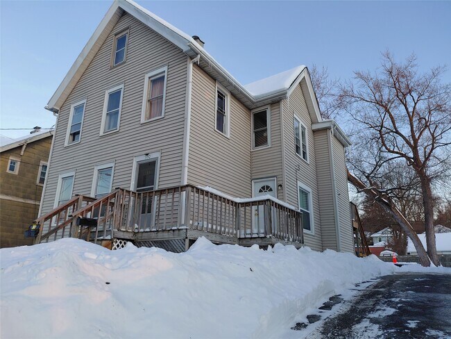 Building Photo - 330 Conklin Ave