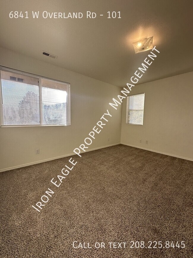 Building Photo - 6841 W Overland Rd