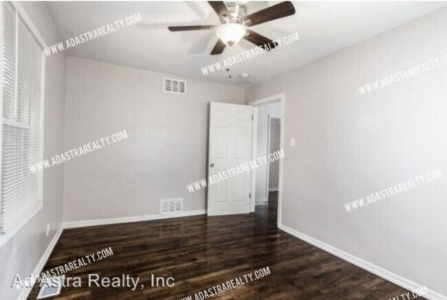 Building Photo - 821 N Crysler Ave