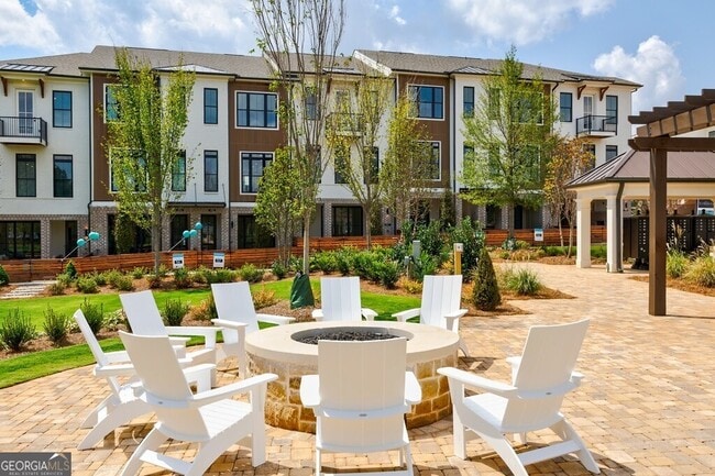 Building Photo - 10744 Davis Dr