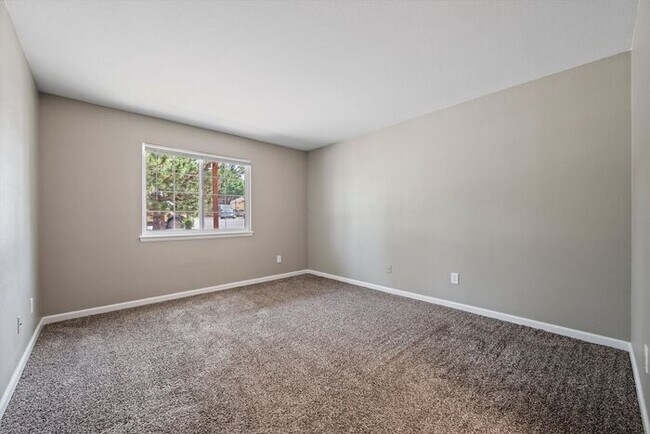 Building Photo - 701 Canyon Dr