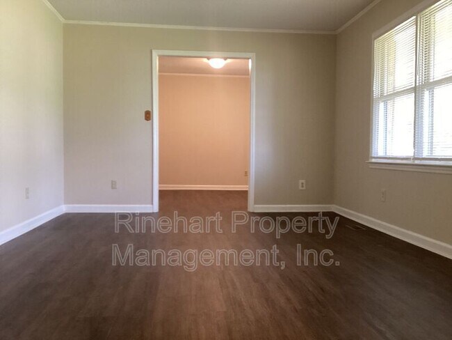 Building Photo - 760 Goudlock Rd