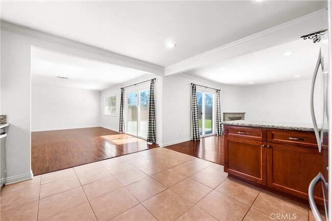 Building Photo - 5892 Meadowlark Dr