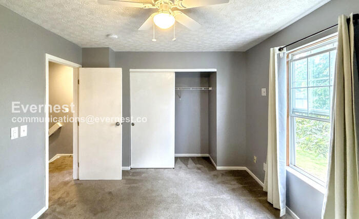 Building Photo - 199 Macandrews Way