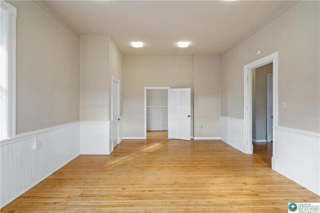 Building Photo - 426 Heckewelder Pl