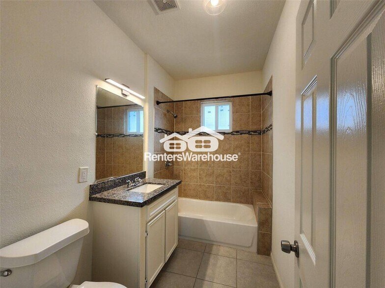 Building Photo - 1105 Erin St